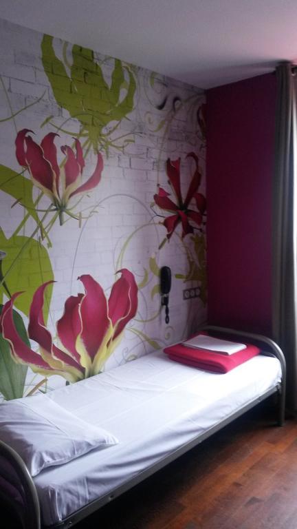 Oops! Latin Quarter By Hiphophostels *