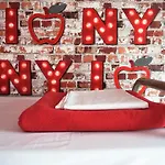 Oops! Latin Quarter By Hiphophostels